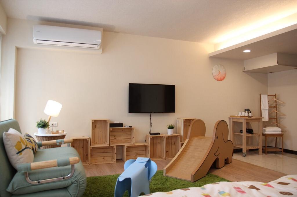 Hotel Ho.Me-Easyhouse à Tainan Extérieur photo